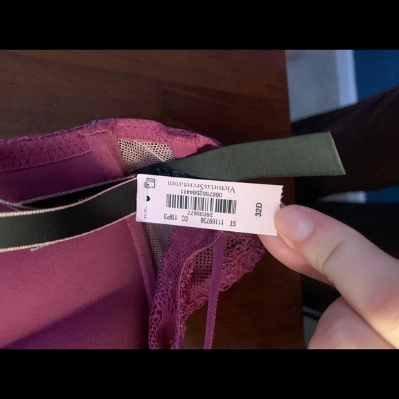 NWT Victoria’s Secret Double Padded Bombshell Bra - Picture 4 of 4